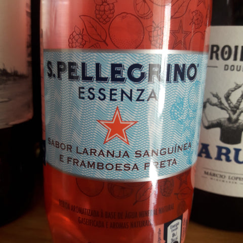Água San Pellegrino Essenza Laranja Sanguínea e Framboesa Preta - 50 cl - PET